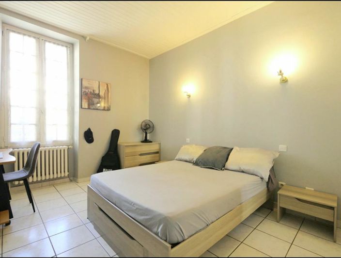 Image No.12-6 Bed House for sale