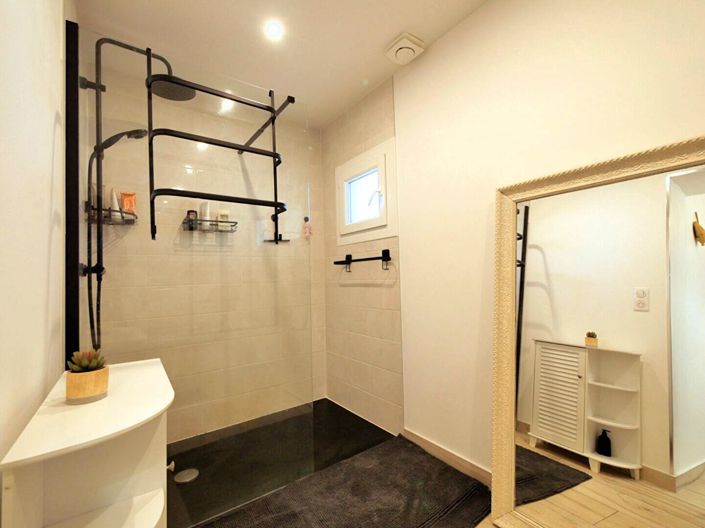 Image No.13-6 Bed House for sale