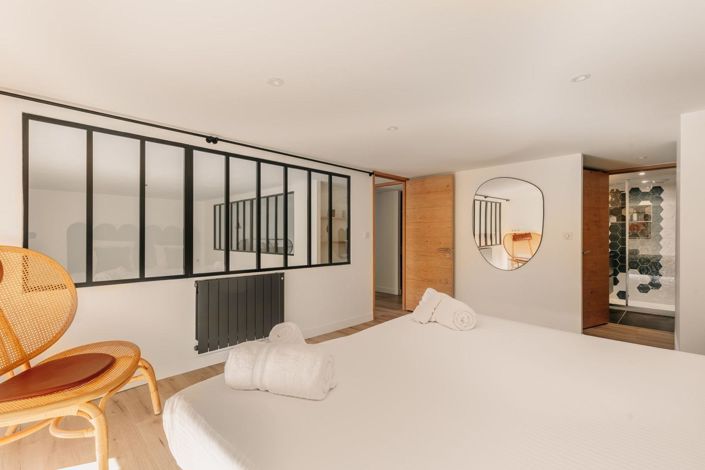 Image No.10-3 Bed Property for sale