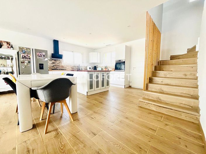 Image No.2-3 Bed House for sale