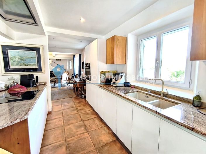 Image No.9-4 Bed House for sale