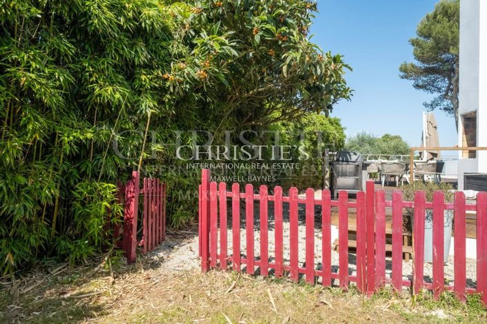 Image No.17-4 Bed House for sale