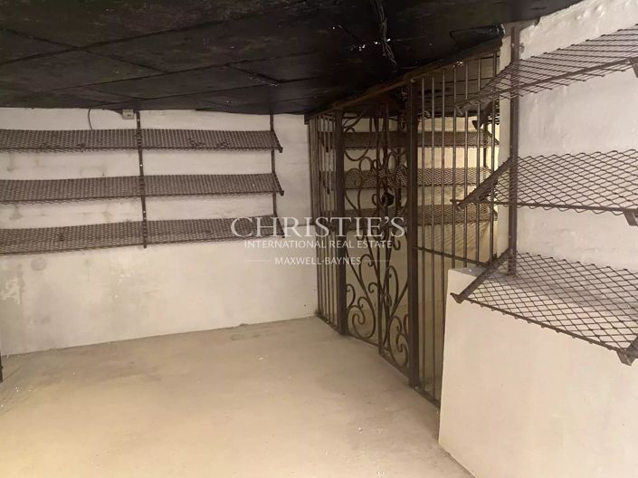 Image No.18-4 Bed House for sale