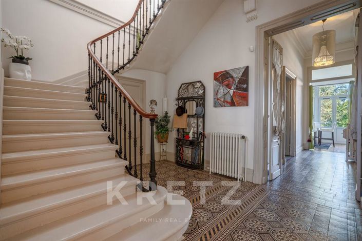 Image No.3-6 Bed House for sale