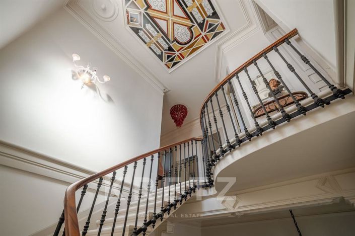 Image No.4-6 Bed House for sale