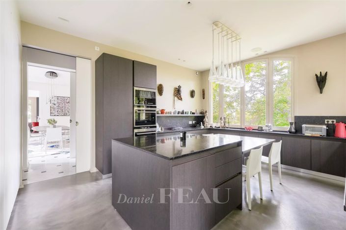 Image No.12-6 Bed House for sale