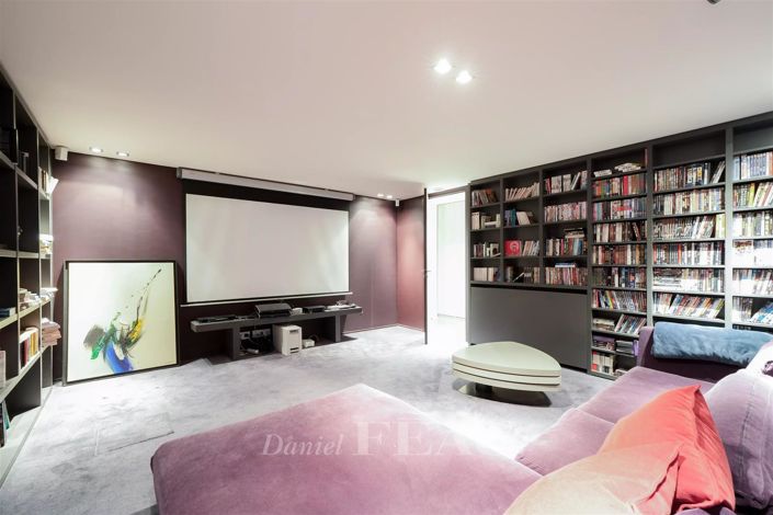 Image No.20-6 Bed House for sale