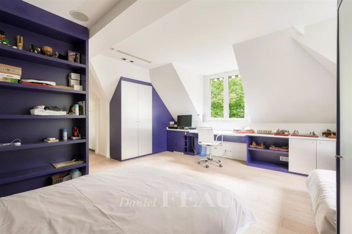 Image No.23-6 Bed House for sale