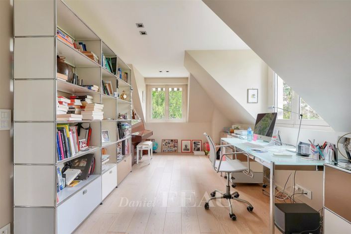 Image No.33-6 Bed House for sale