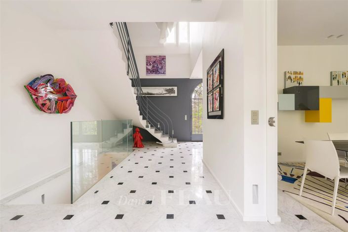 Image No.7-6 Bed House for sale