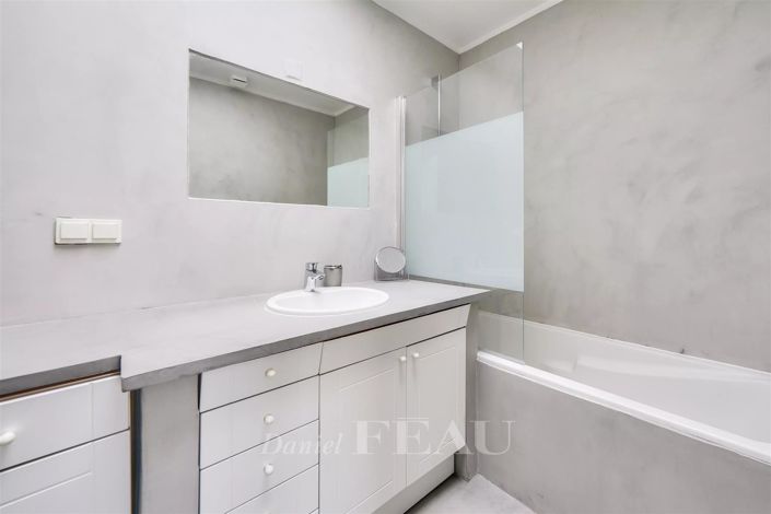 Image No.11-3 Bed House for sale