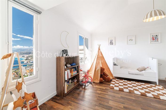 Image No.14-5 Bed Property for sale