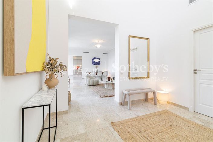 Image No.16-5 Bed Property for sale