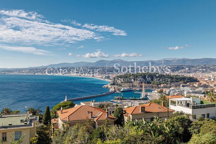 Image No.17-5 Bed Property for sale