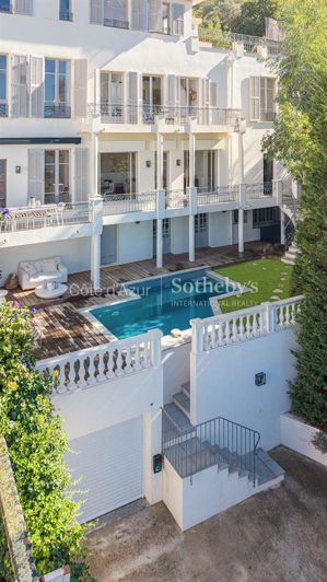 Image No.19-5 Bed Property for sale