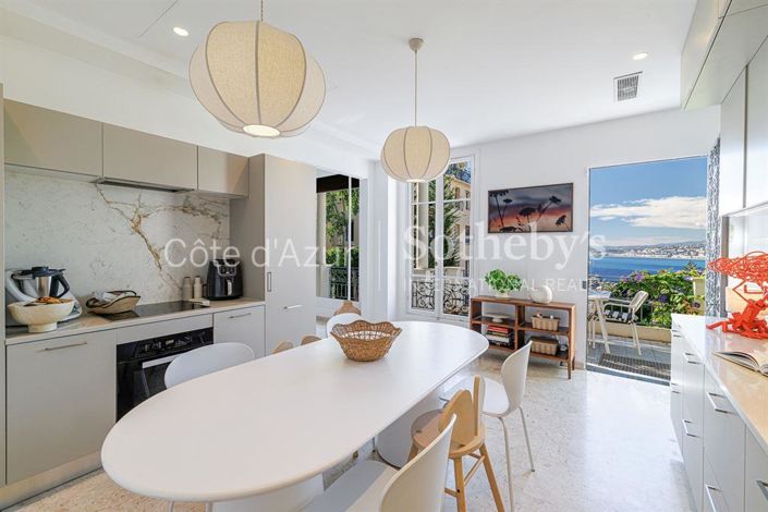 Image No.7-5 Bed Property for sale