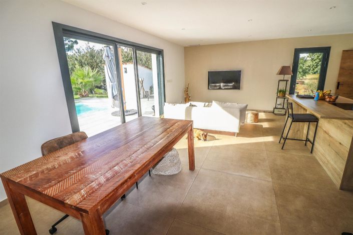 Image No.14-4 Bed House for sale