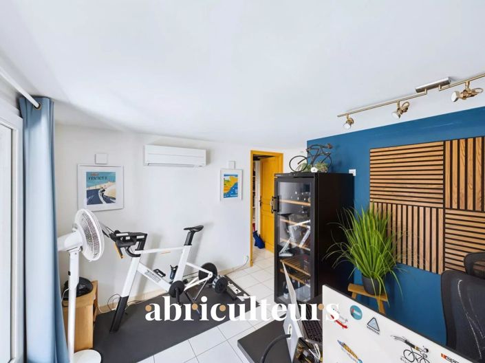 Image No.11-8 Bed House for sale