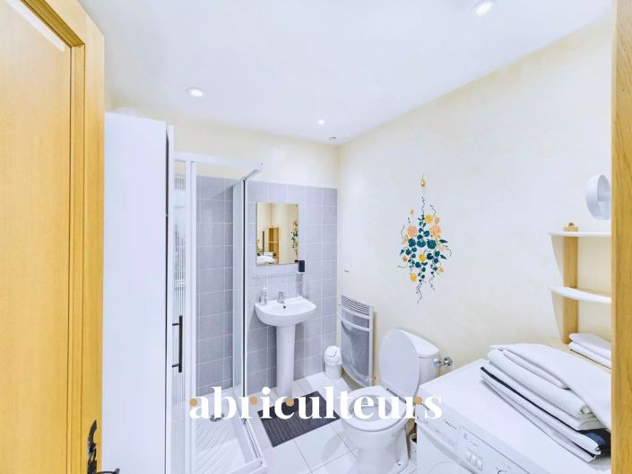 Image No.15-8 Bed House for sale