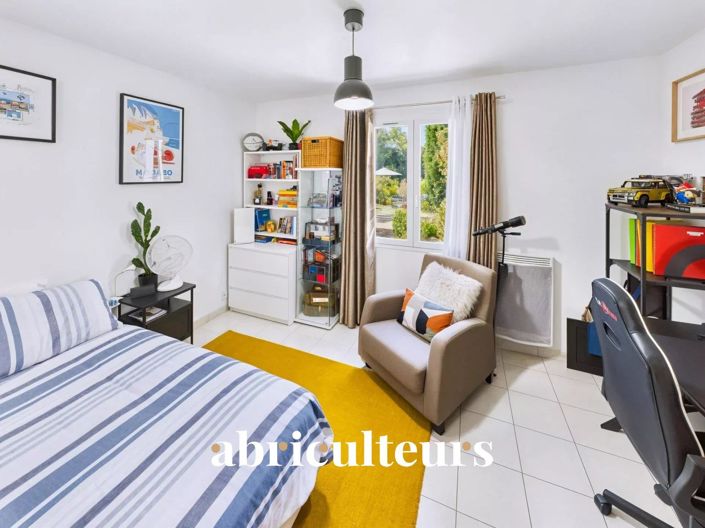 Image No.9-8 Bed House for sale