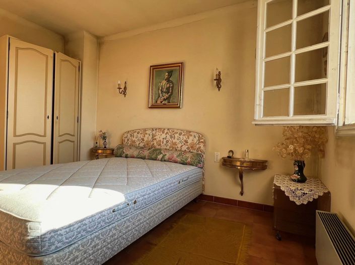 Image No.11-3 Bed House for sale