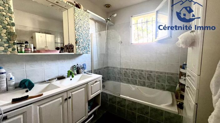 Image No.11-3 Bed House for sale