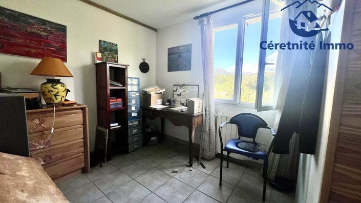 Image No.9-3 Bed House for sale