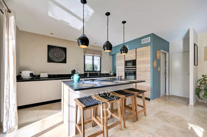 Image No.5-4 Bed House for sale