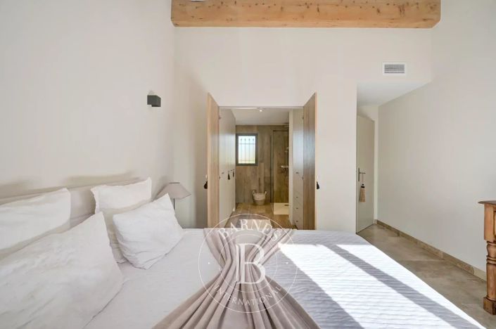 Image No.8-4 Bed House for sale