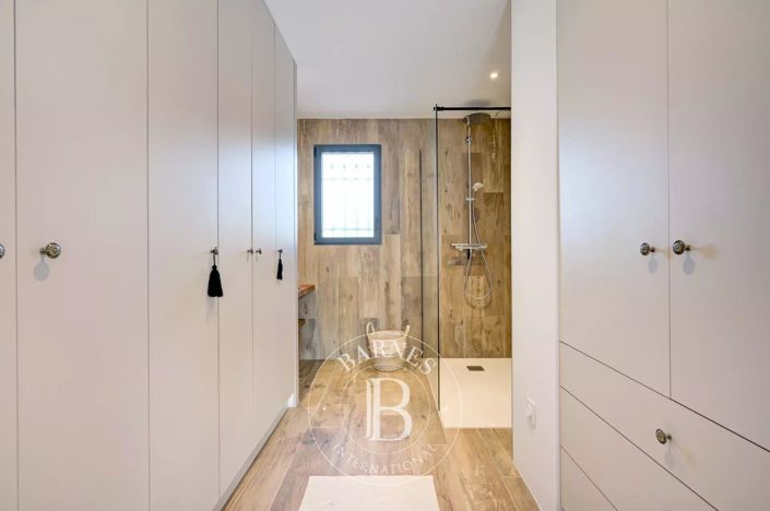 Image No.9-4 Bed House for sale