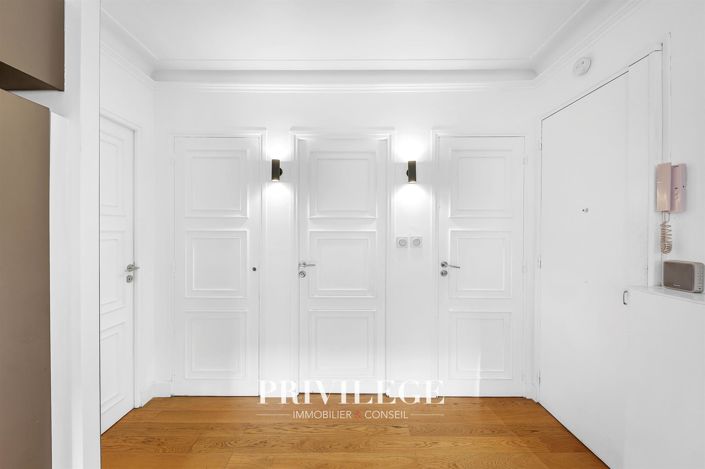 Image No.2-Appartement de 2 chambres à vendre à Cannes