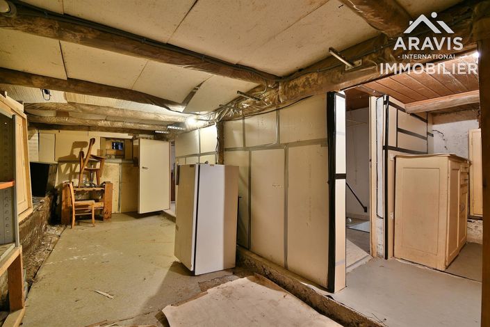 Image No.12-2 Bed House for sale