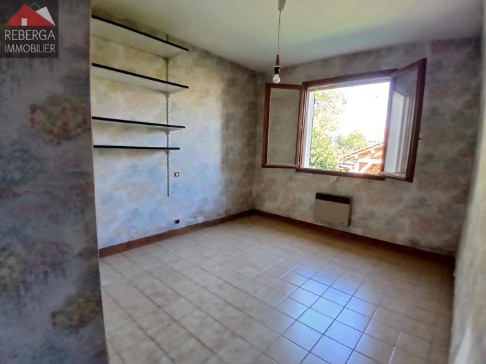 Image No.10-5 Bed House for sale