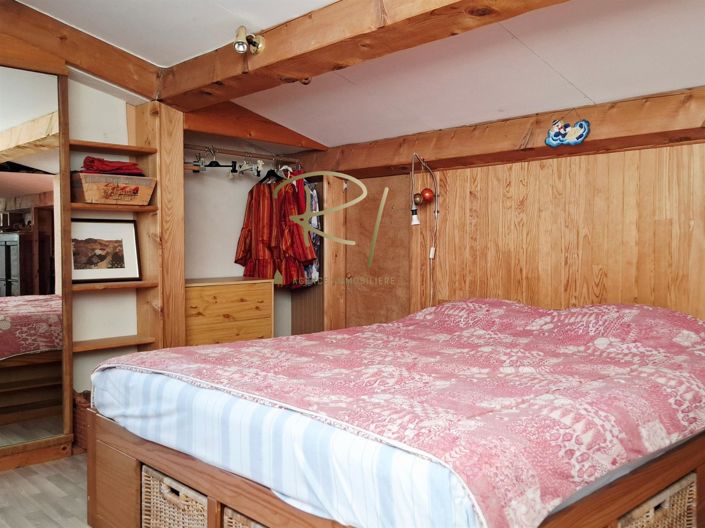 Image No.9-5 Bed House for sale