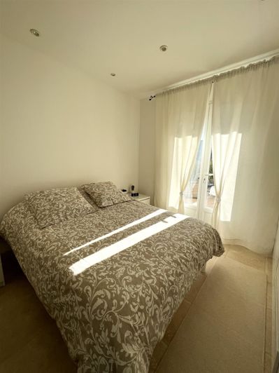 Image No.15-3 Bed House for sale