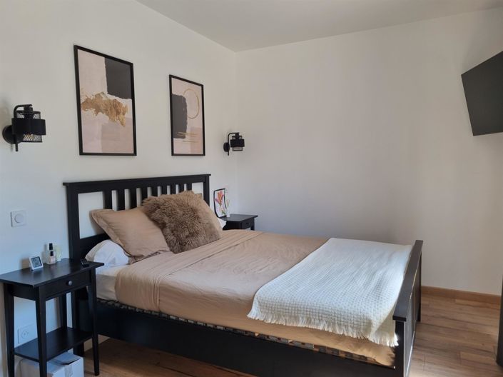 Image No.15-4 Bed House for sale