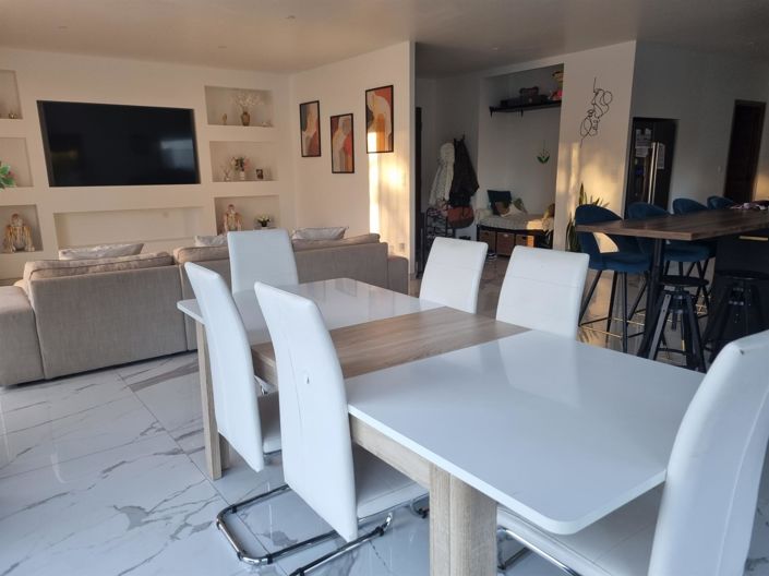 Image No.7-4 Bed House for sale