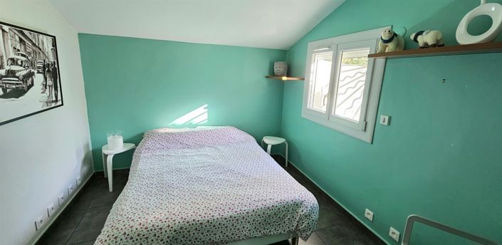 Image No.10-3 Bed House for sale