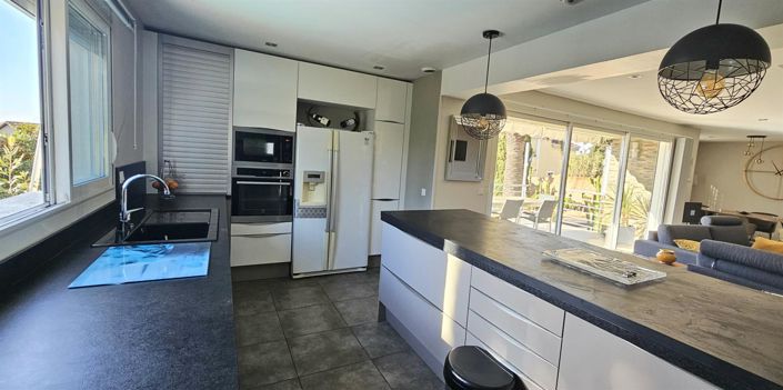 Image No.7-3 Bed House for sale