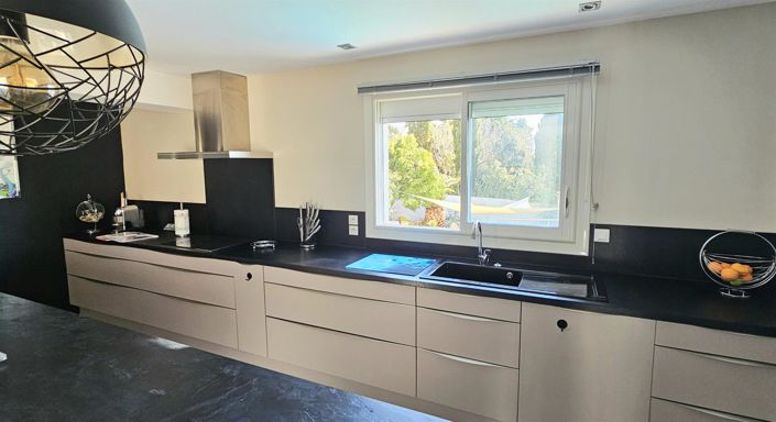 Image No.9-3 Bed House for sale