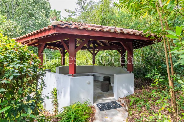 Image No.17-8 Bed House for sale