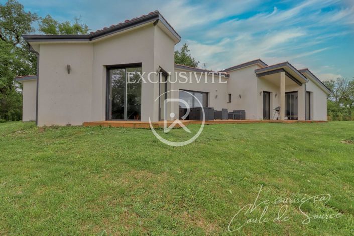 Image No.1-5 Bed House for sale