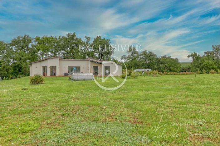 Image No.12-5 Bed House for sale