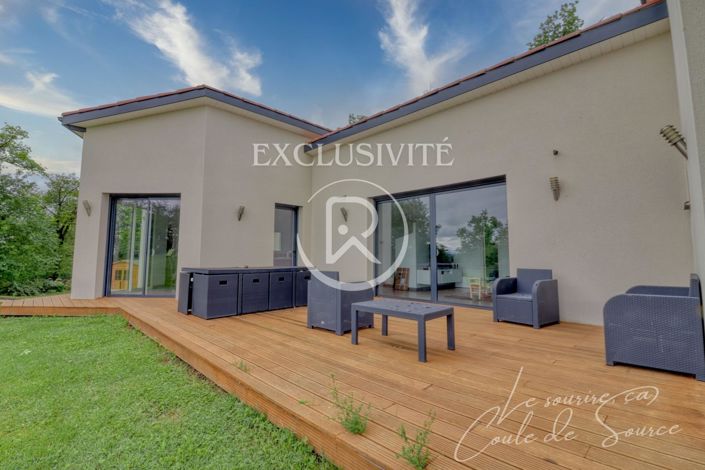 Image No.3-5 Bed House for sale