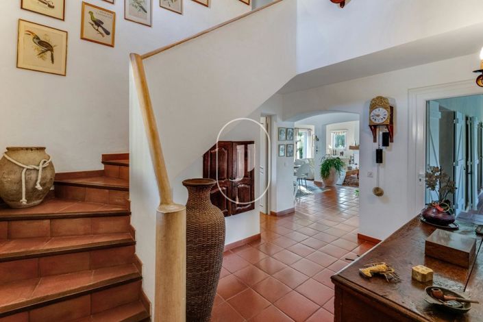 Image No.2-6 Bed House for sale