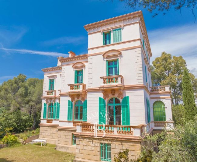 Image No.1-Maison de 7 chambres à vendre à Saint-Raphael