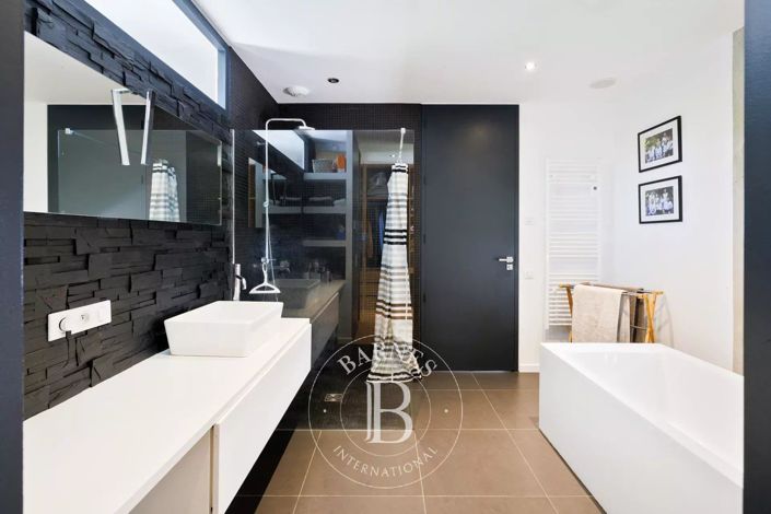 Image No.18-House for sale