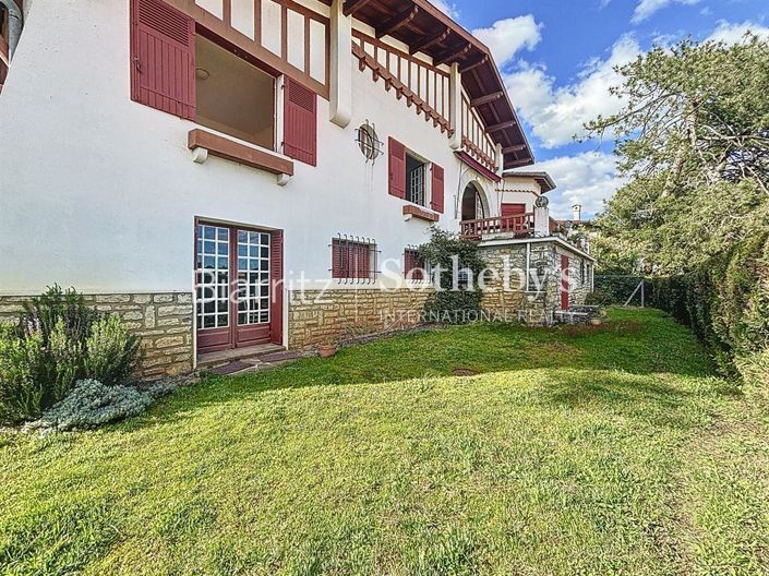 Image No.10-9 Bed House for sale