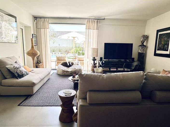 Image No.10-6 Bed House for sale