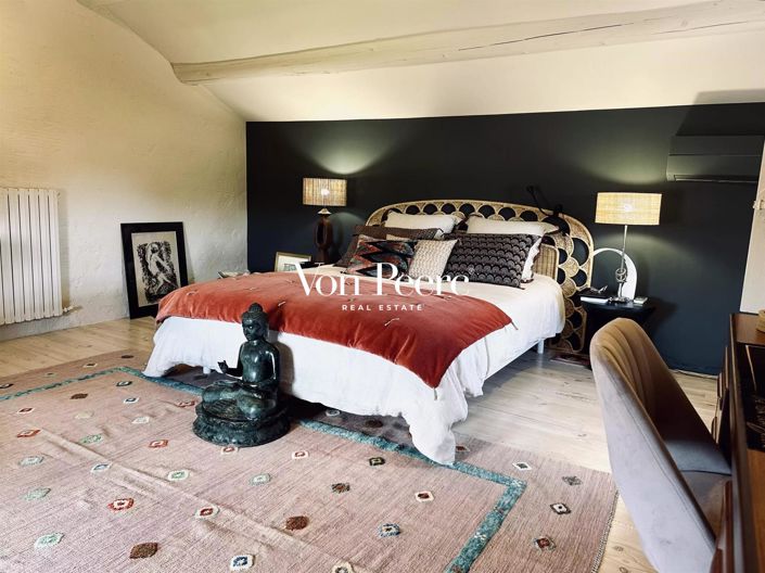 Image No.8-6 Bed House for sale